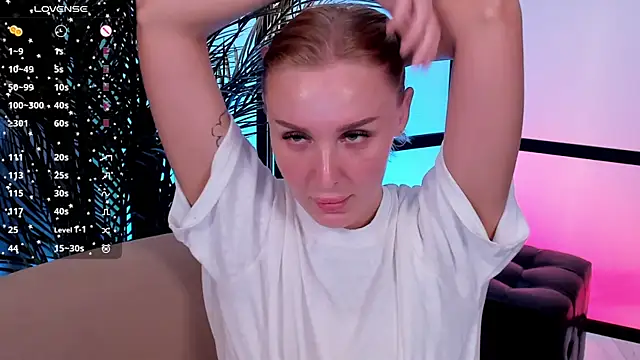 แชท XXX สดของ LianaFord