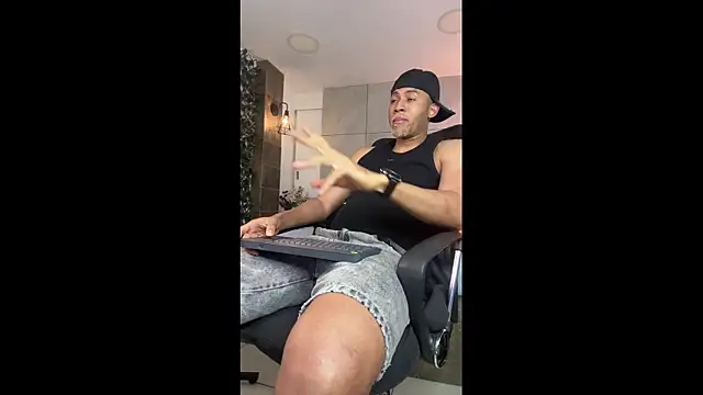 B_Wild's Live XXX Chat