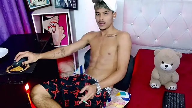 Angel_foxc13: απευθείας συνομιλία ΧΧΧ