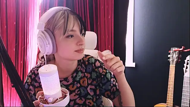 Avi_Nile – Naživo XXX chat