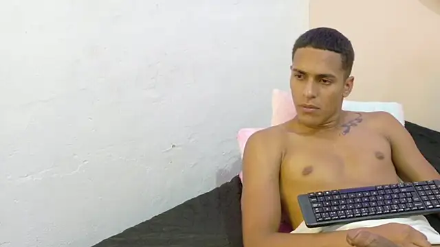 lucas837481's Live XXX Chat