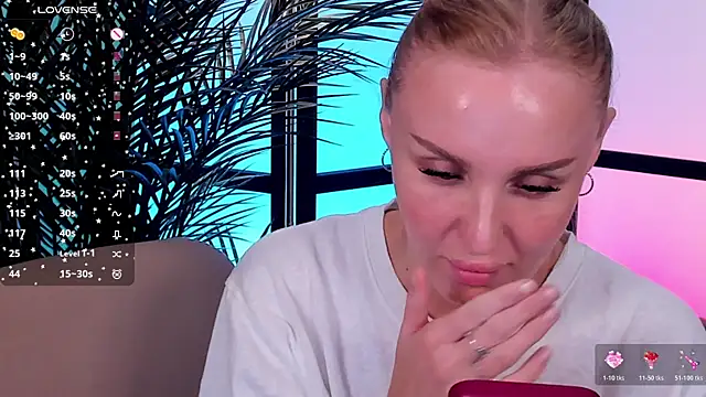 LianaFord 现场XXX聊天