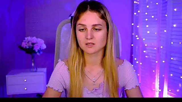 Chat +18 de DeboraLarson ao vivo