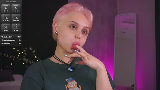 Emmy-Brooks – Live XXX-chat