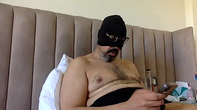 CaiBull live XXX chat