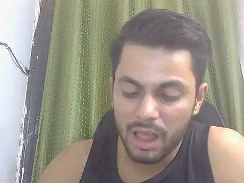 Stubborndesiboyn Live XXX chat