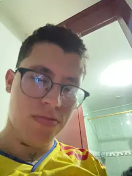 Kurtxxx22 Chat XXX live