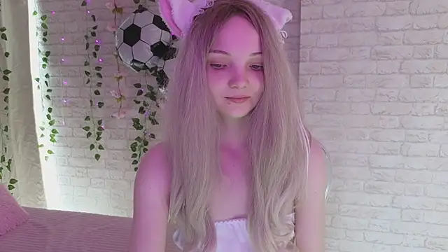AnimeAlica18's Live XXX Chat
