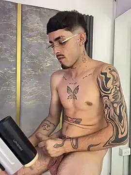 Chatroom XXX en direct de NikoStone_