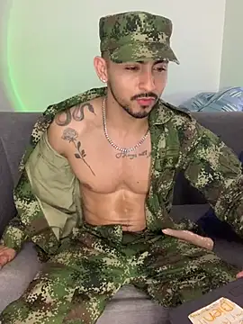 Онлайн чат XXX NicolasChest_xxx