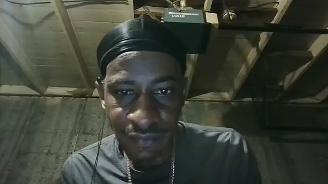 Leo99842's Live XXX Chat