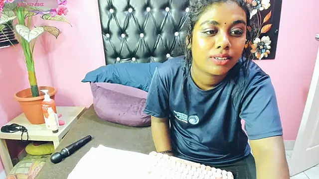 FOXY_LUNA's Live XXX Chat