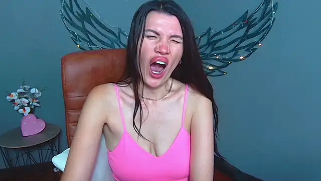 MilaLoona élő XXX-chatje