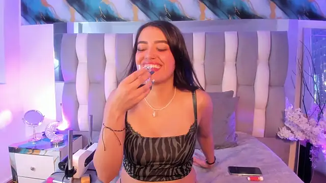 IsaDiiaz Chat XXX live