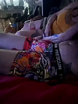 djteub666 Show in webcam