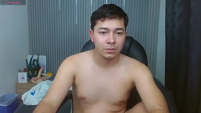 Chatroom XXX en direct de Julian_Smith21