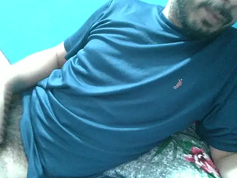 Precumboner élő XXX-chatje