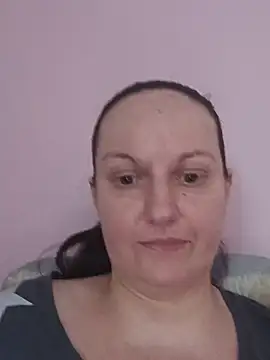 دردشة BustyLadyAlma الجنسية المباشرة