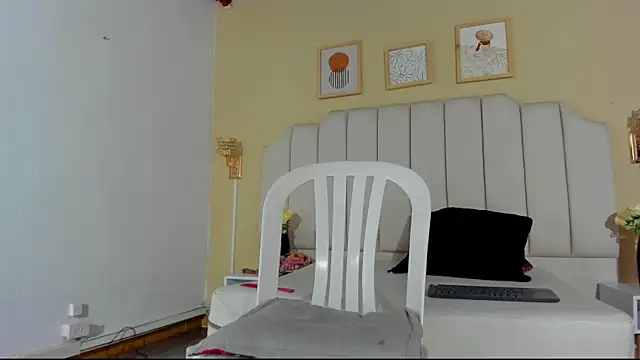 XXX chat uživo modela Sara_Hanks