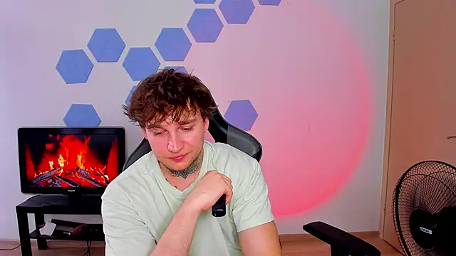 Chris_Tyson live XXX chat