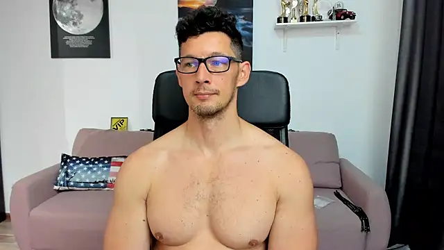 BrutusK08 Adlı Modelin Canlı XXX Sohbeti