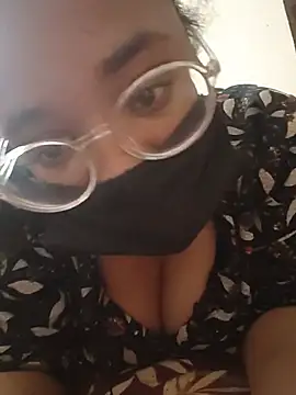 Czat XXX na żywo – MaggieTelugu-15