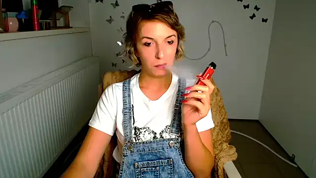 Lana_Foxyy Adlı Modelin Canlı XXX Sohbeti