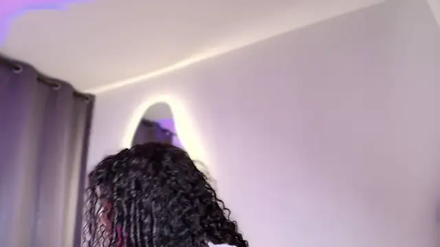 Isaa_Coleman_ Chat XXX live