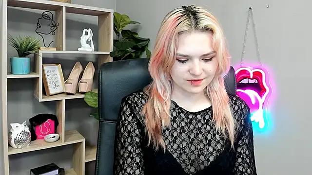 SweetLilyxo's Live XXX Chat