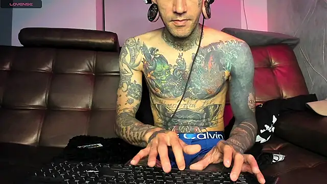 Chatroom XXX en direct de jhonny__ackerman