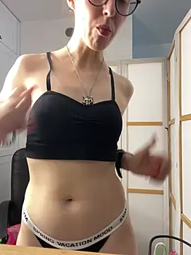 MartiniiSelenna's Live XXX Chat