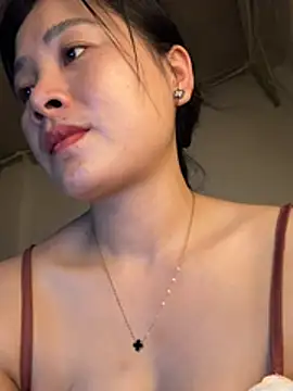 Yiiee12 Live XXX-Chat