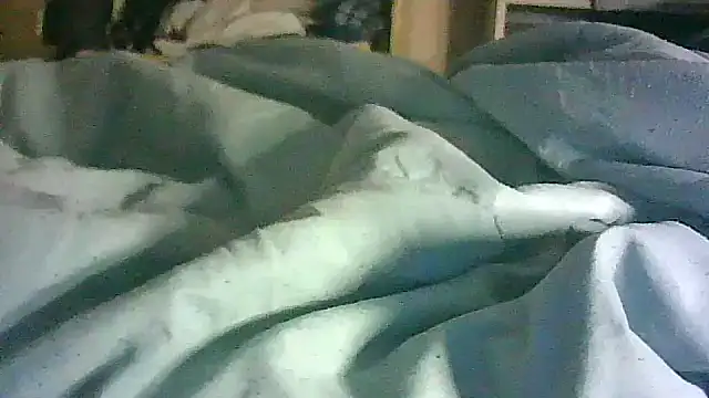 XXX chat uživo modela CR3M3_FIR3