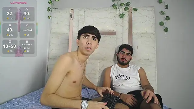 Michael_and_twinkk's Live XXX Chat