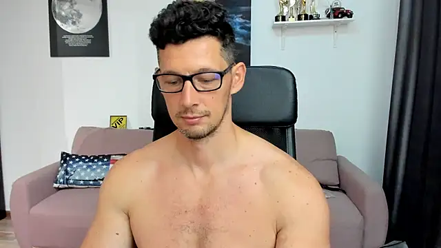 BrutusK08 live XXX chat