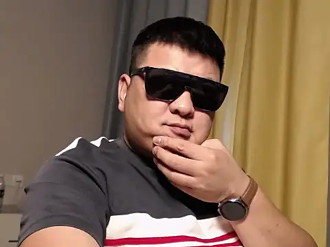 zhang1118 élő XXX-chatje