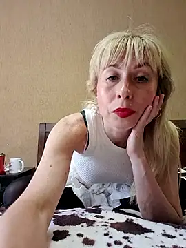 SelinaLovqx XXX чат на живо