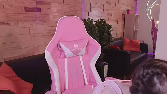 LilaMccoy 现场XXX聊天