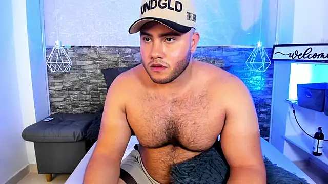apolorusso Chat XXX live