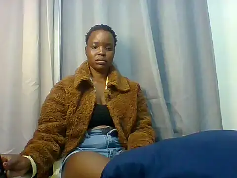 Luxy_butee Chat XXX in diretta