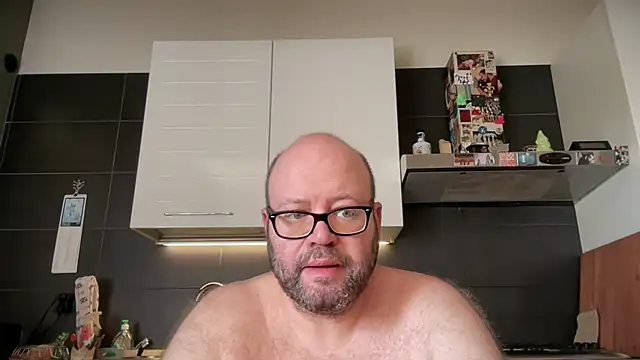 theitalianbear Adlı Modelin Canlı XXX Sohbeti