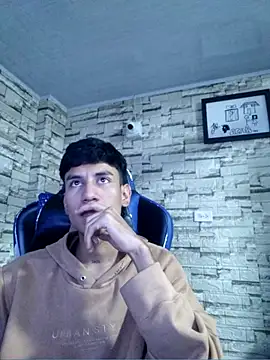 Damien_Howard Live XXX-Chat