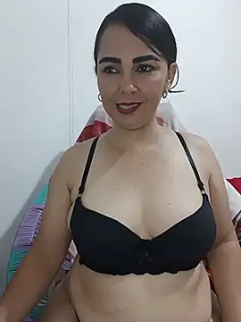 Chat +18 de Emily_Divi69 ao vivo