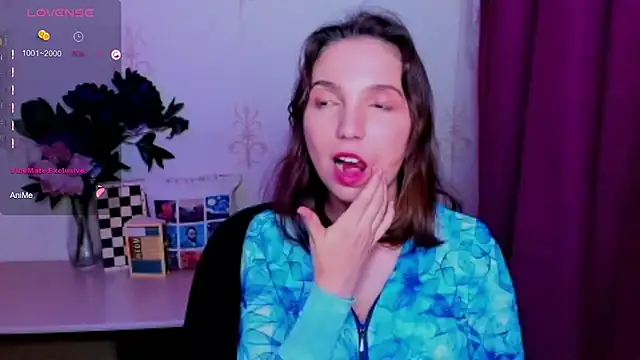KindHazelHere_ Chat XXX in diretta