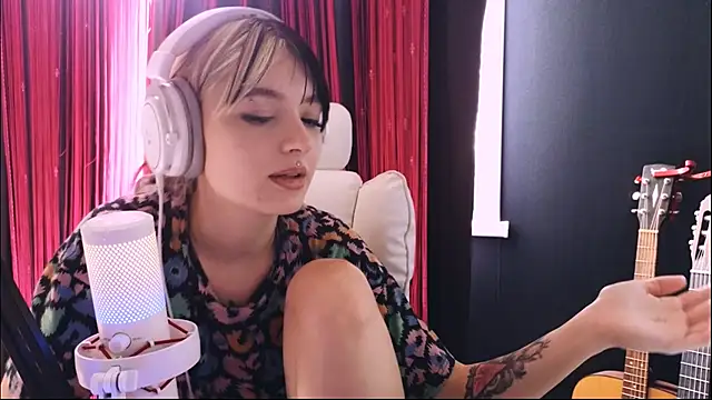 Avi_Nile Chat XXX in diretta