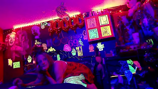 Splash_Queen420: онлайн-секс-чат