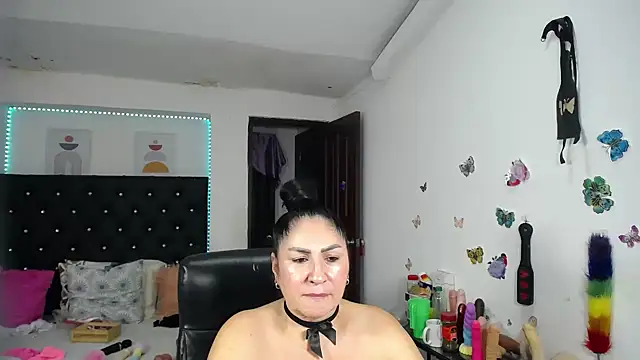 Chatroom XXX en direct de mature_bigboobs10