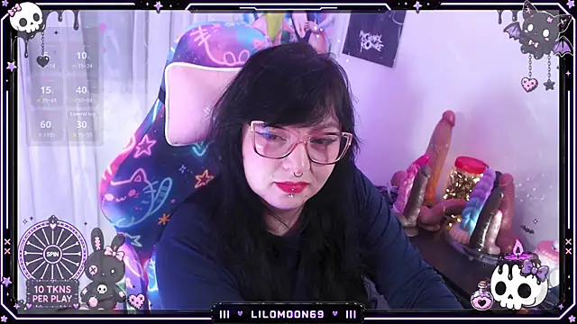 LiloMoon69のライブXXXチャット
