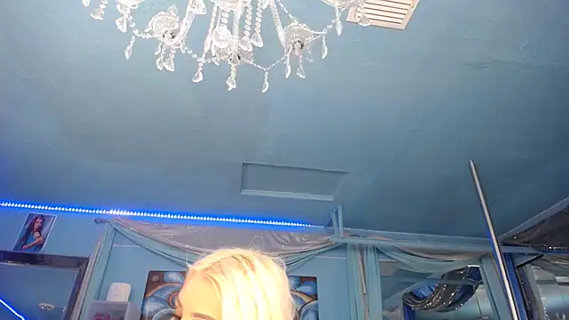 ADRIANNA_FOX 即時 XXX 聊天
