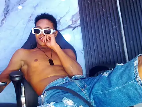 XXX chat uživo modela RafaelVander